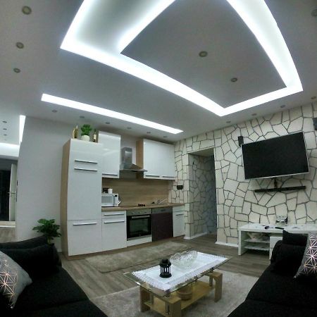 Apartmani Majetic Omisalj ภายนอก รูปภาพ