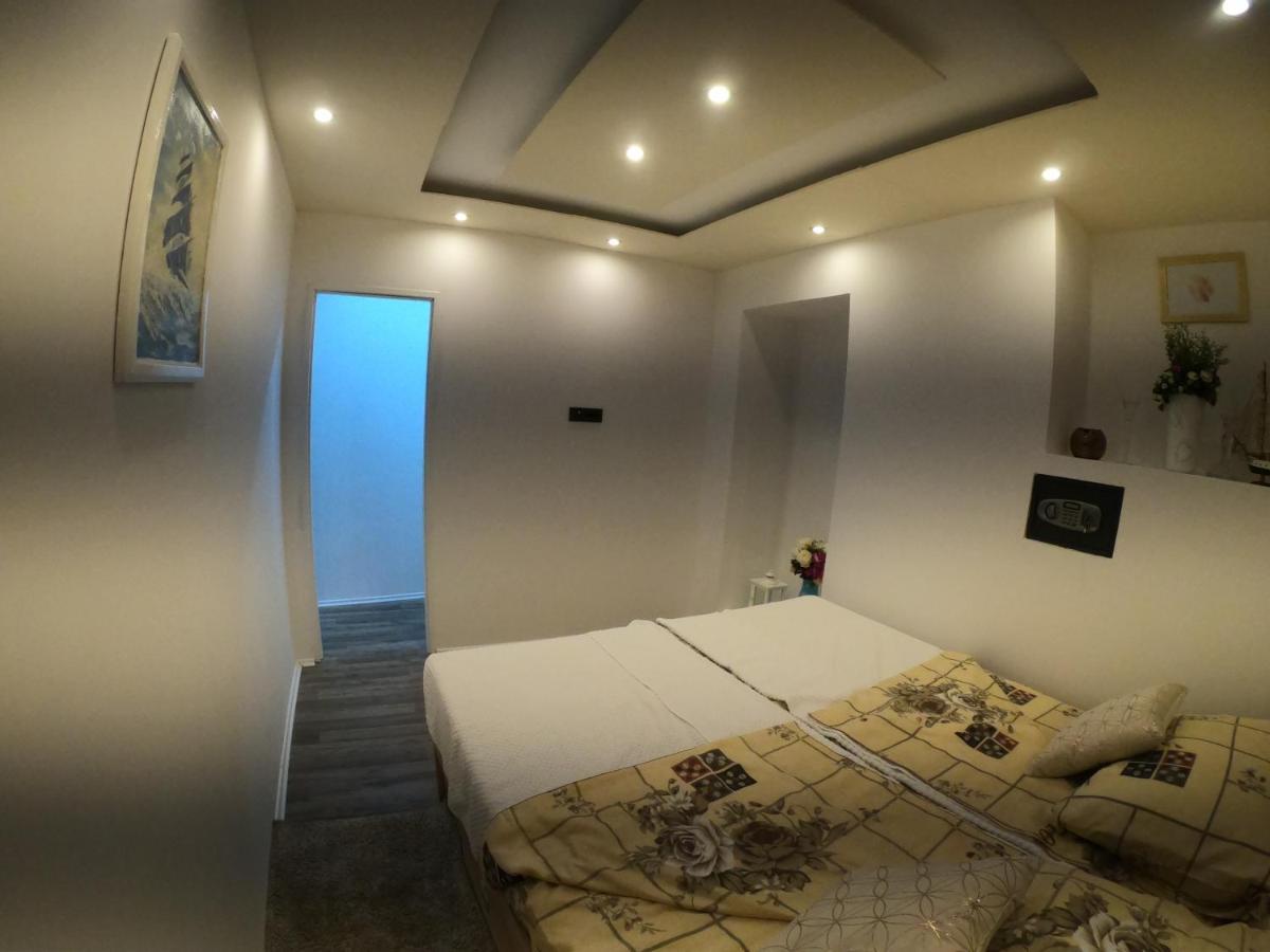 Apartmani Majetic Omisalj ภายนอก รูปภาพ
