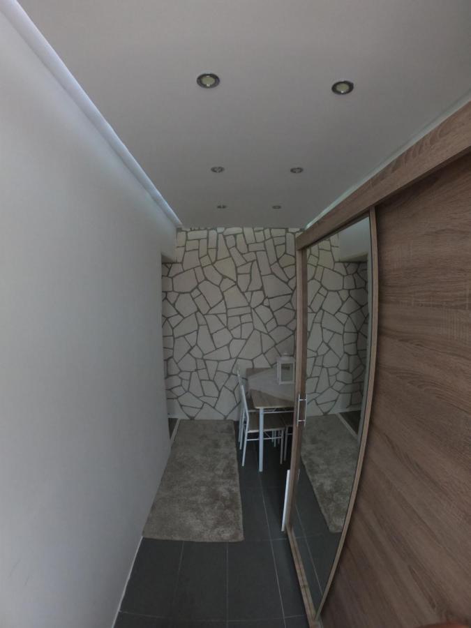 Apartmani Majetic Omisalj ภายนอก รูปภาพ