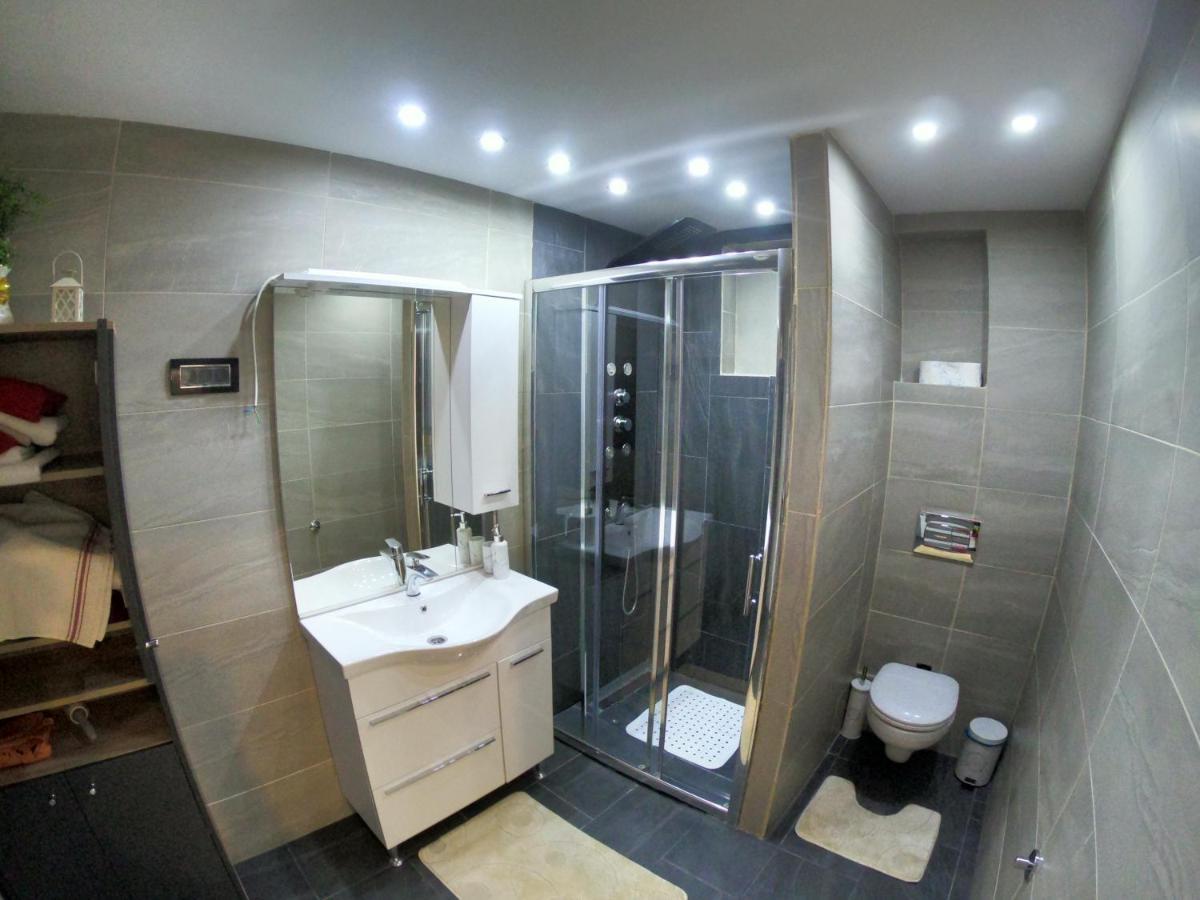 Apartmani Majetic Omisalj ภายนอก รูปภาพ