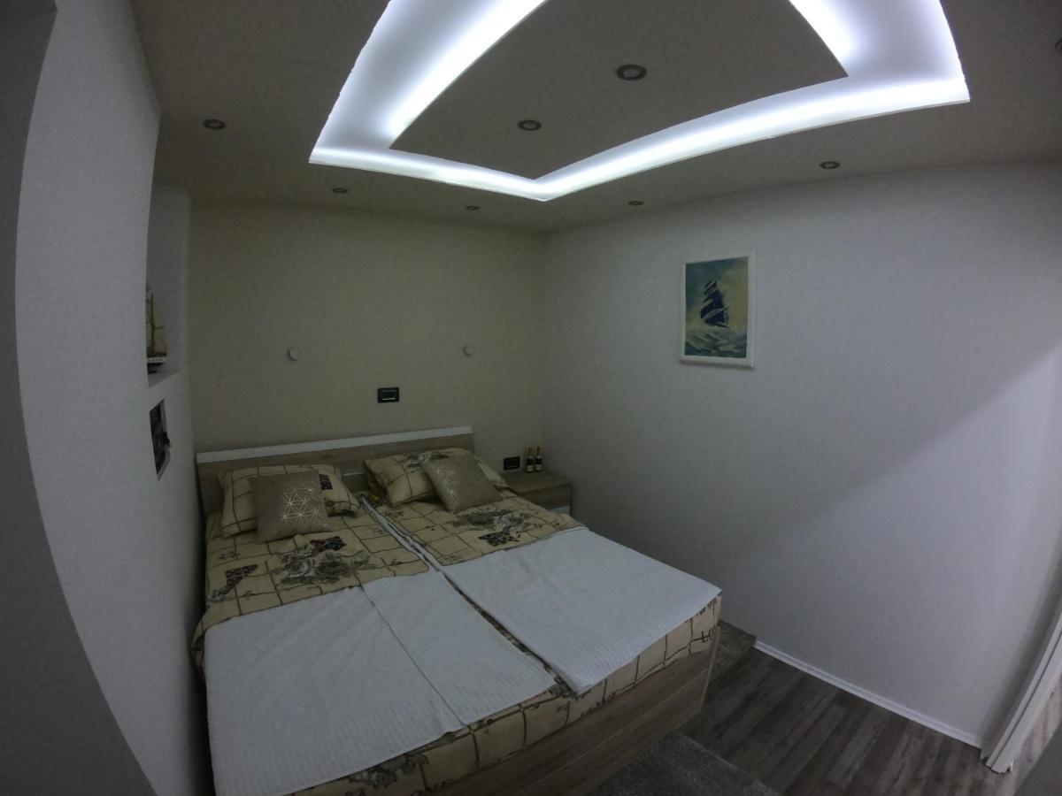 Apartmani Majetic Omisalj ภายนอก รูปภาพ