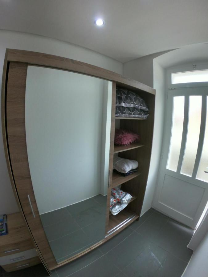 Apartmani Majetic Omisalj ภายนอก รูปภาพ